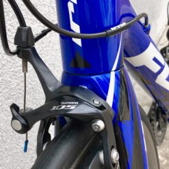 Fuji SST 2.3 Carbon Fiber Road Bike Shimano 105 Oval Wheelset L Blue Colorway