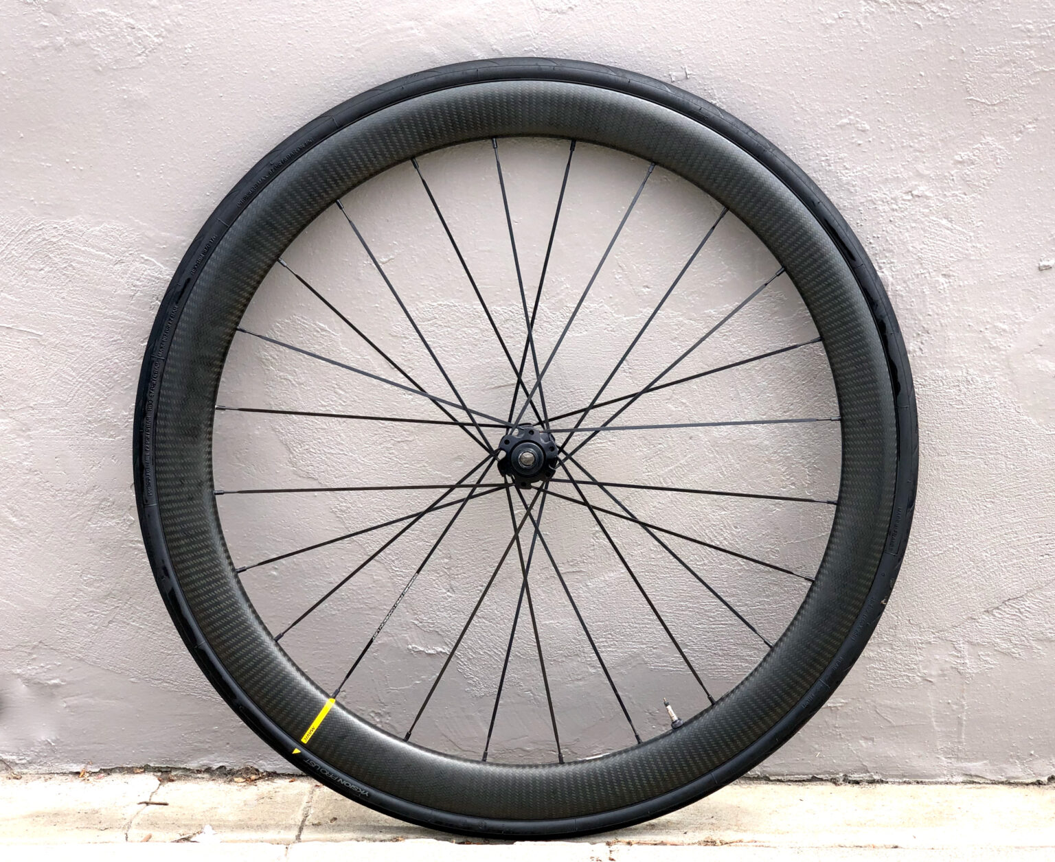 Mavic Cosmic Pro Carbon SL UST Tubeless Disc Front Road Bike Wheel Thru