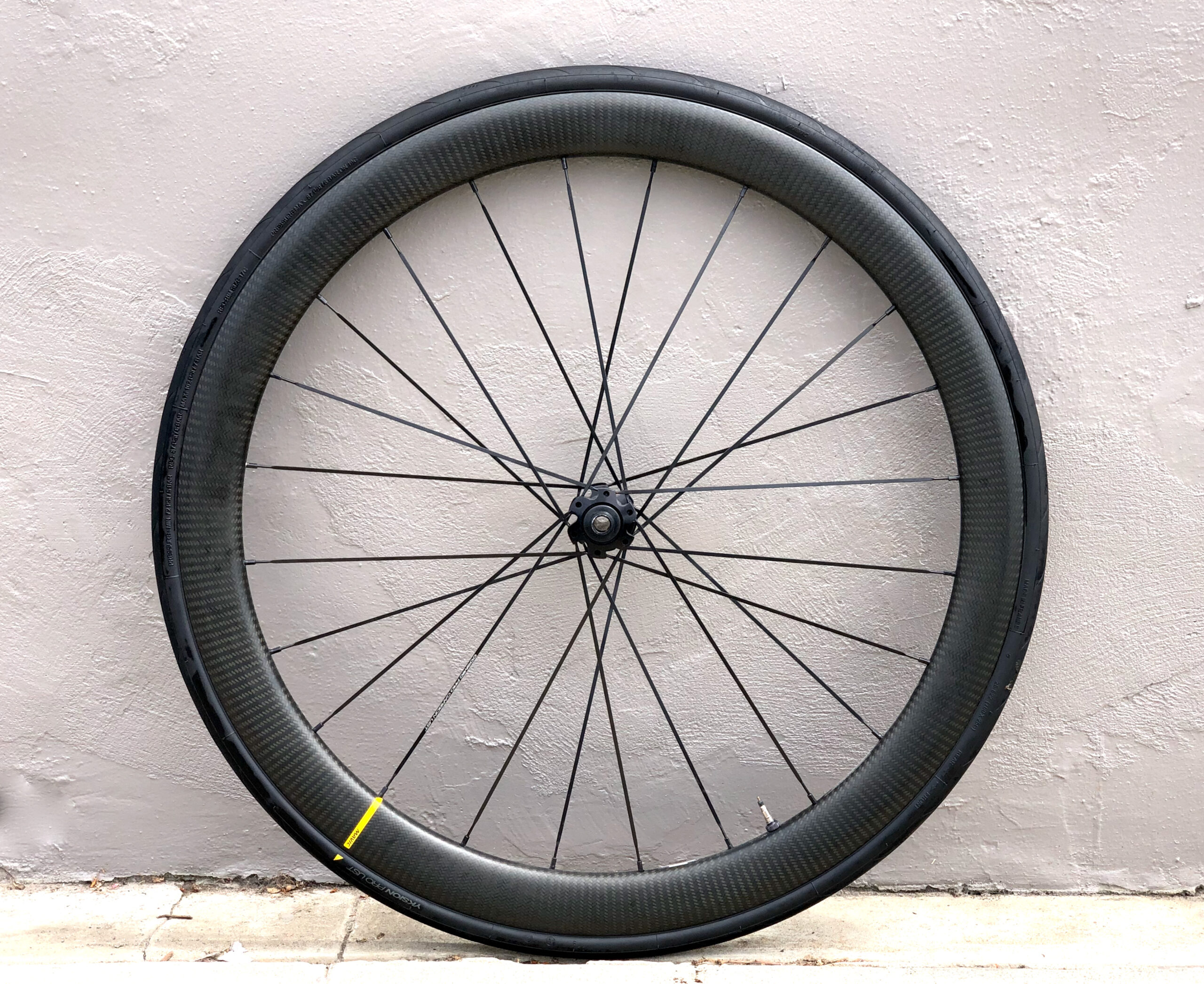 Mavic Cosmic Pro Carbon SL UST Tubeless Disc Front Road Bike Wheel Thru Axle