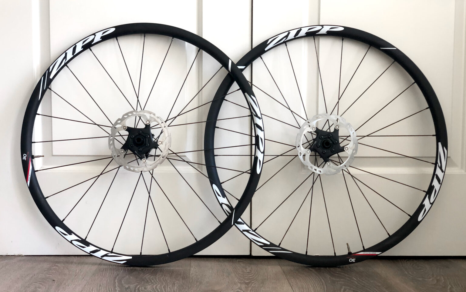 zipp 30 course disc brake road wheel