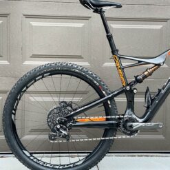 2016 Specialized Camber Expert 650b 27.5 Full Carbon Mountain Bike SRAM X01 - L